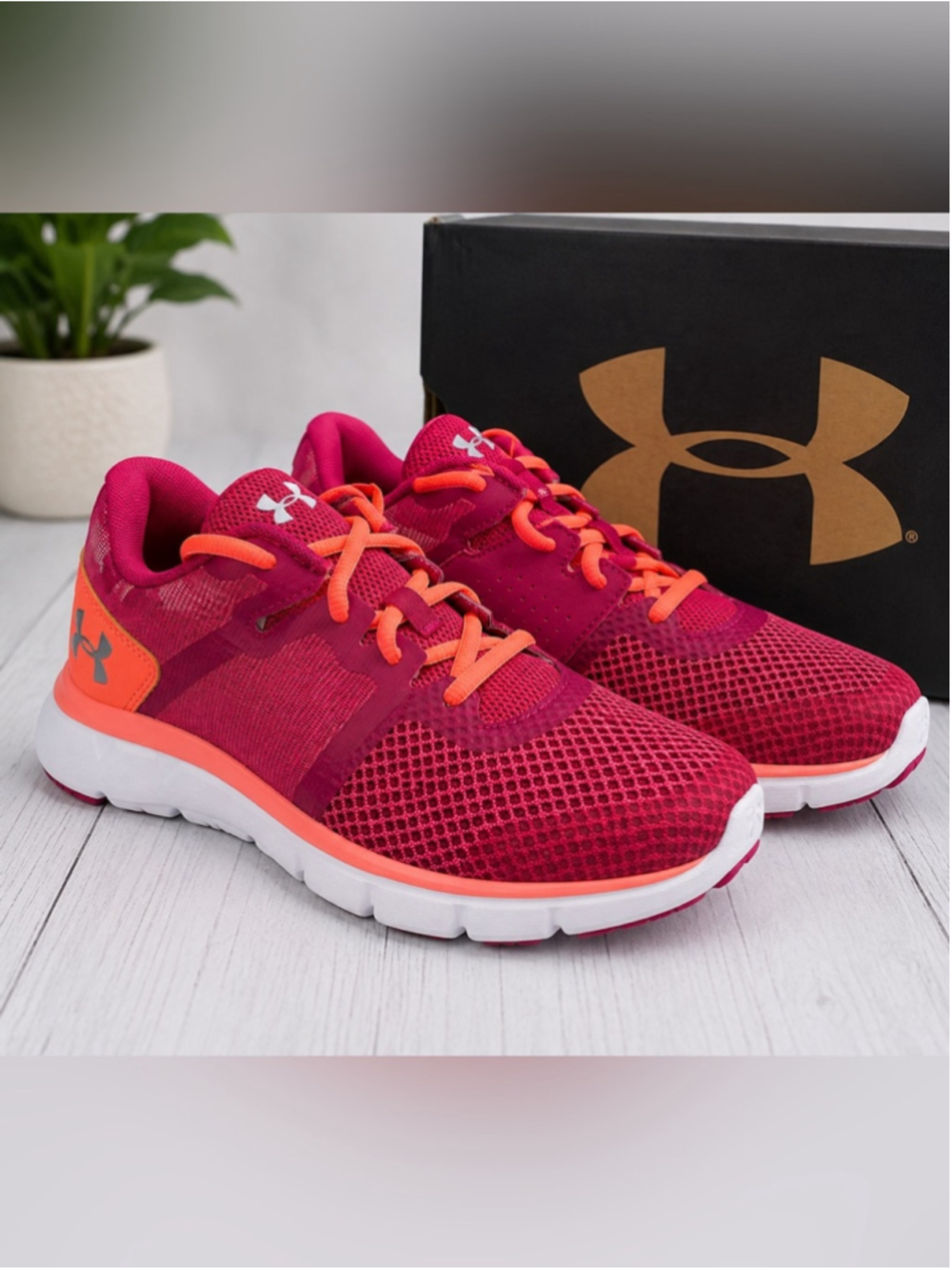 Under Armour Micro G Shift RN 7Y / 8.5W - Youth Girls Pink Coral NIB
